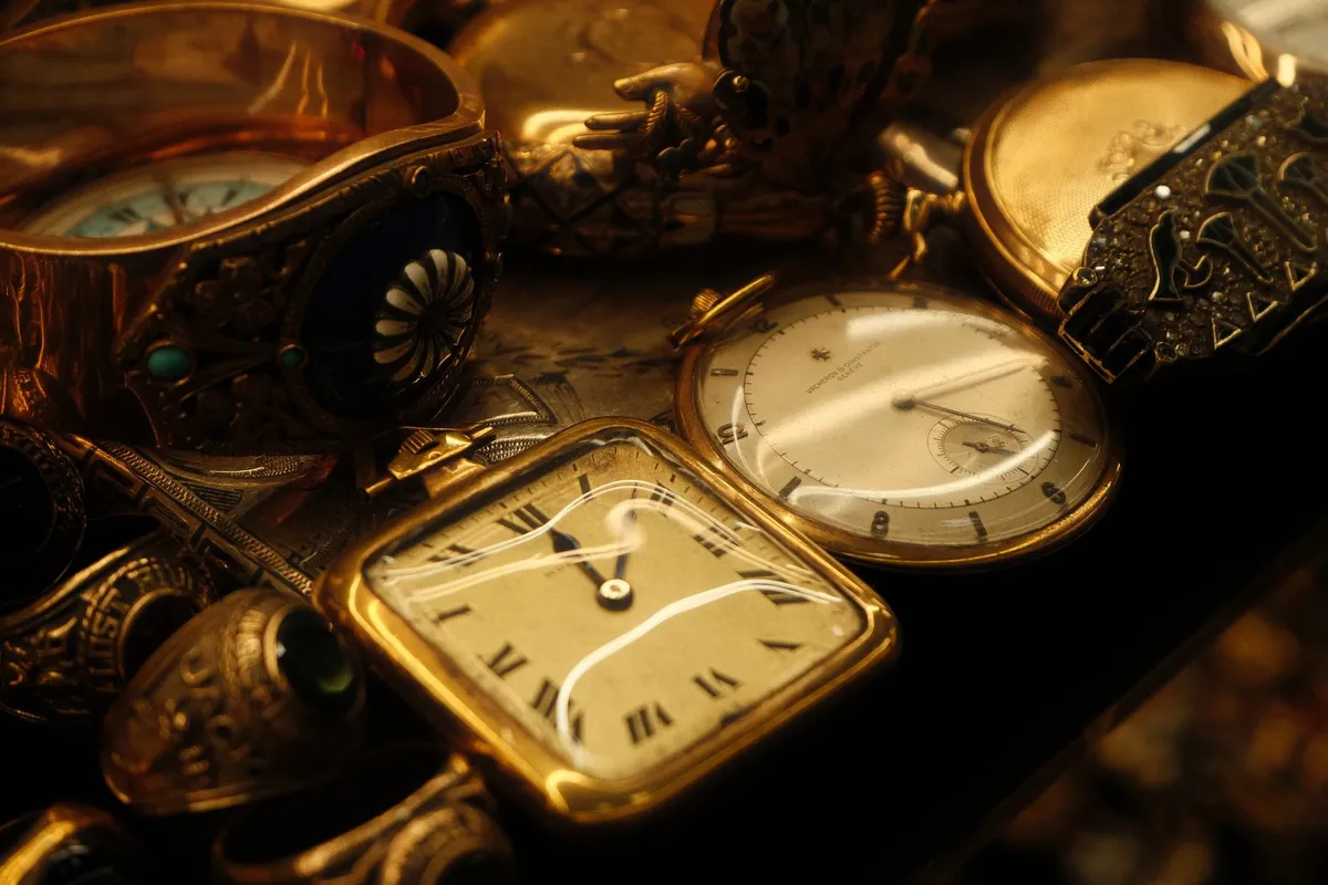 Selling scrap gold: karats, hallmarks and how the payout is calculated