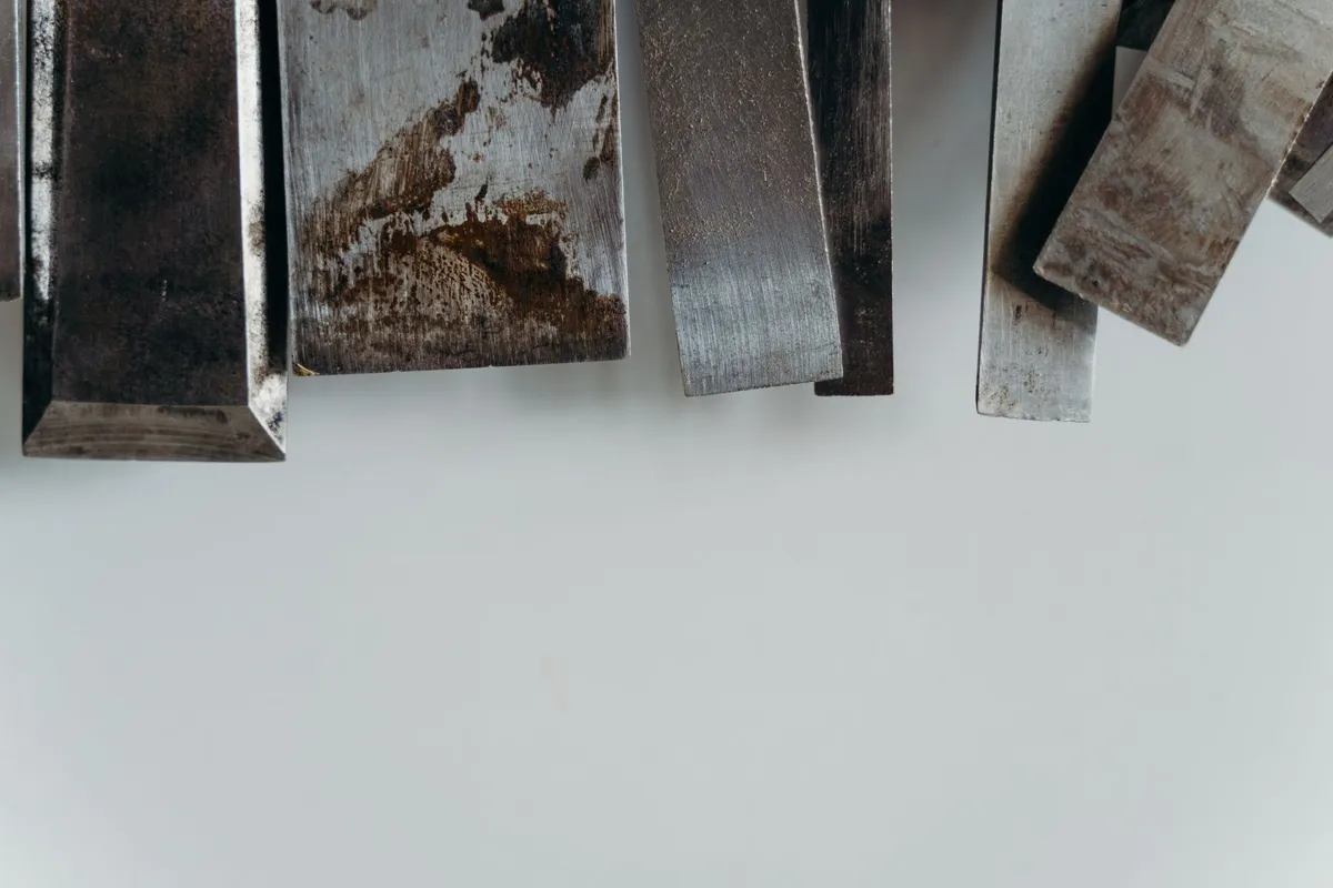 Silver bars: cast and minted bars, weights and purities